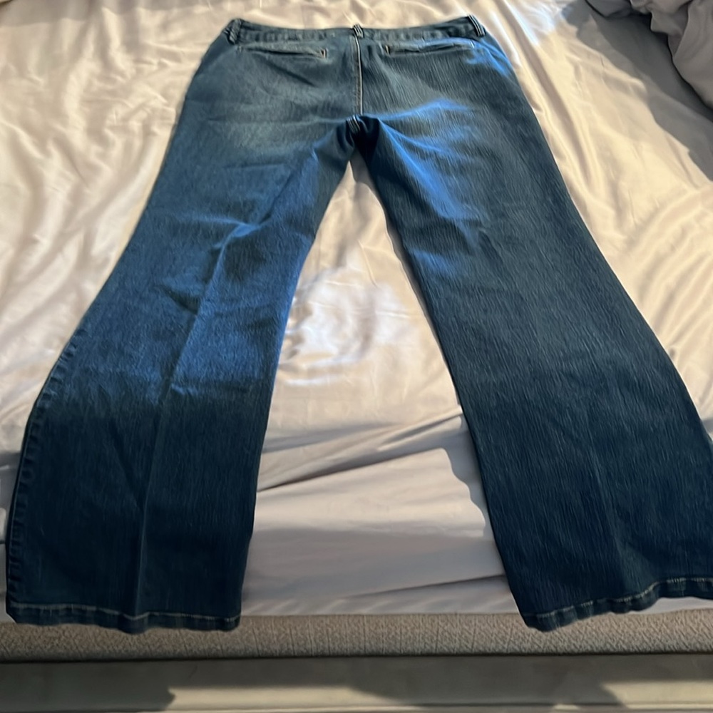Chico’s women’s jeans platinum denim flare leg. Size 8R (Chico’s 1R). - Picture 2 of 5
